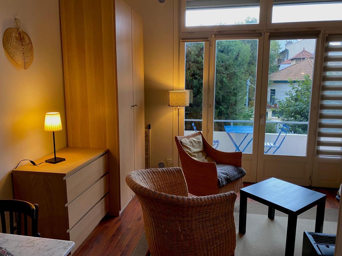 Le Balcon De Jules - Charmant Pied-A-Terre - Parking Possible Pour Vehicule De Moins De 4,40 M De Long Apartment Lyon Exterior photo